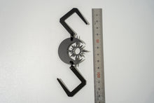 画像をギャラリービューアに読み込む, 艶消し黒塗装済みS字フック「月と太陽」1個