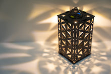 画像をギャラリービューアに読み込む, 艶消し黒塗装済みランタンシェード「FOL」