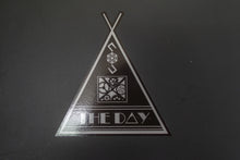 画像をギャラリービューアに読み込む, THE DAY テントデザインステッカー